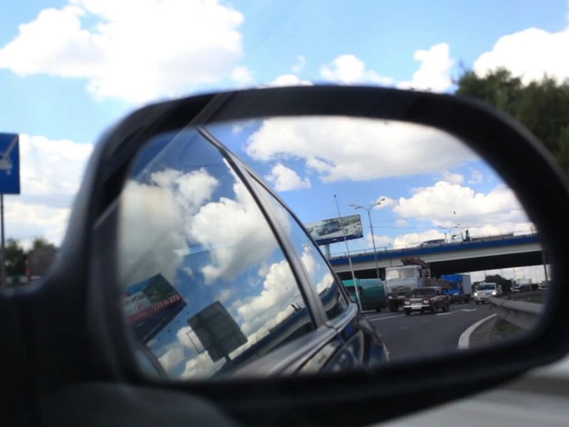 prikaz automobilskog retrovizora